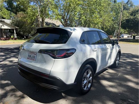 Used 2024 Honda HR-V LX image 5