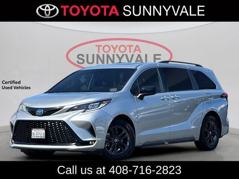 Certified 2024 Toyota Sienna XSE w/ XSE Plus Package AWD/4WD image 1