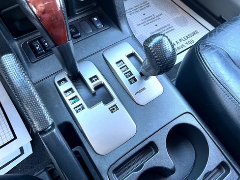 Used 2006 Mitsubishi Montero Limited image 34