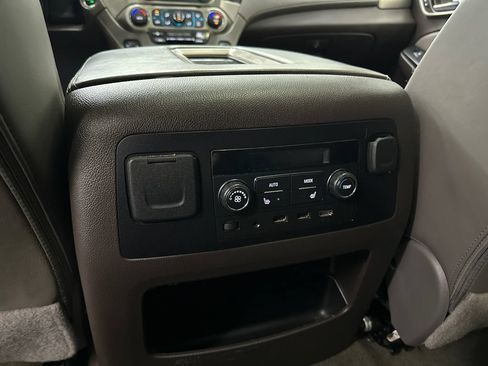 Used 2018 GMC Yukon Denali w/ Denali Ultimate Package AWD/4WD image 27