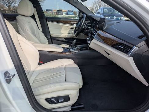 Used 2019 BMW 540i xDrive w/ Convenience Package image 33