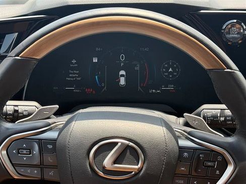 Used 2025 Lexus RX 350 Premium w/ Accessory Package (Z1) FWD image 17