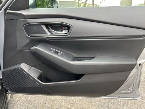 Used 2023 Honda Accord EX image 25