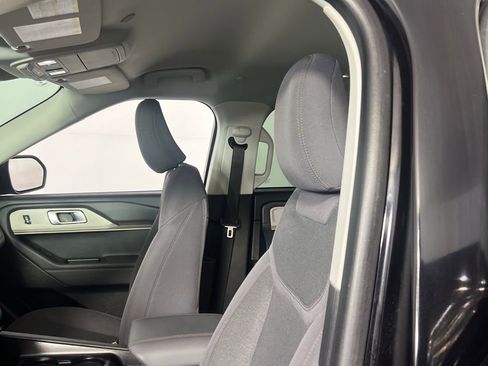 Used 2025 Ford Explorer Active image 21
