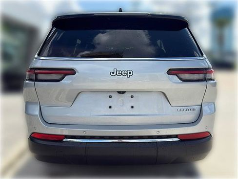 Used 2024 Jeep Grand Cherokee L Limited RWD image 7