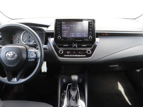 Used 2022 Toyota Corolla LE image 13
