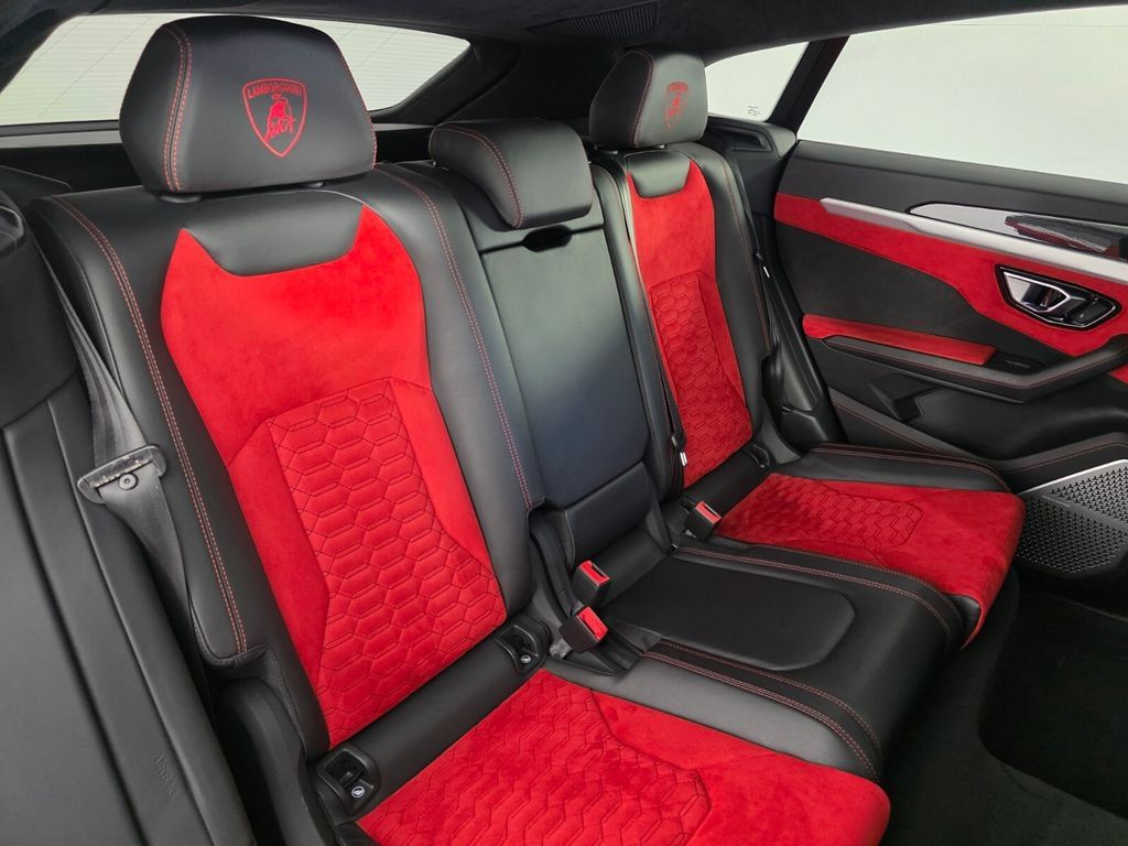 Used 2019 Lamborghini Urus AWD/4WD image 26