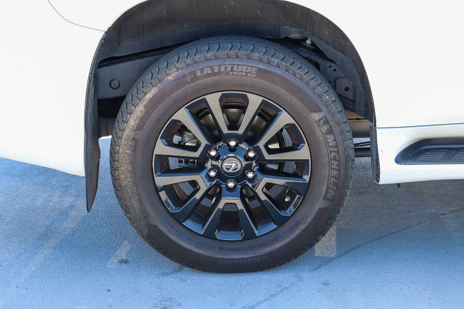 Used 2023 Lexus GX 460 w/ Black Line Special Edition AWD/4WD image 9
