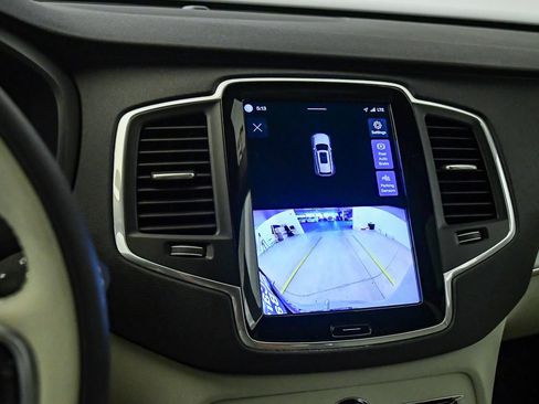 Certified 2025 Volvo XC90 B5 Core w/ Climate Package AWD/4WD image 23
