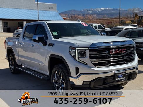 Used 2023 GMC Sierra 1500 SLT w/ SLT Premium Package AWD/4WD image 3
