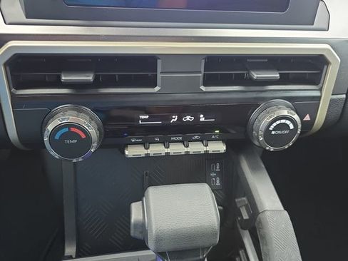 Used 2025 Toyota Tacoma SR5 AWD/4WD image 24