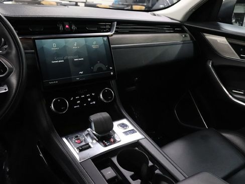 Used 2021 Jaguar F-PACE image 27