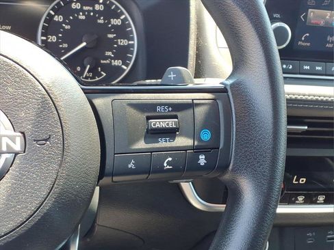 Used 2023 Nissan Rogue SV AWD/4WD image 13