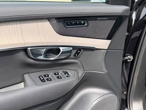 Certified 2025 Volvo XC90 T8 Ultra w/ Protection Package Premier image 24