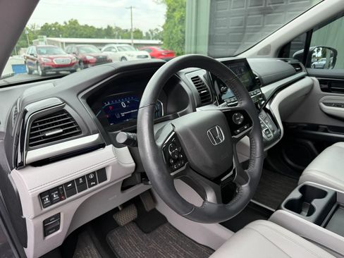 Used 2023 Honda Odyssey Touring image 11