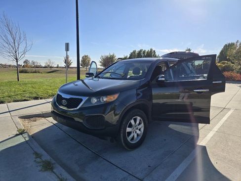 Used 2011 Kia Sorento LX image 13