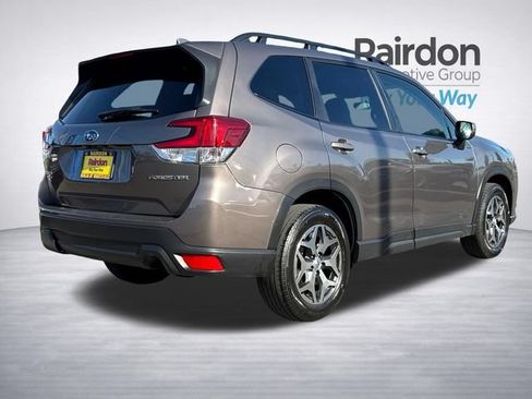 Used 2022 Subaru Forester Premium AWD/4WD image 7