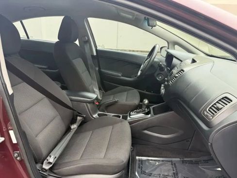 Used 2018 Kia Forte LX image 12