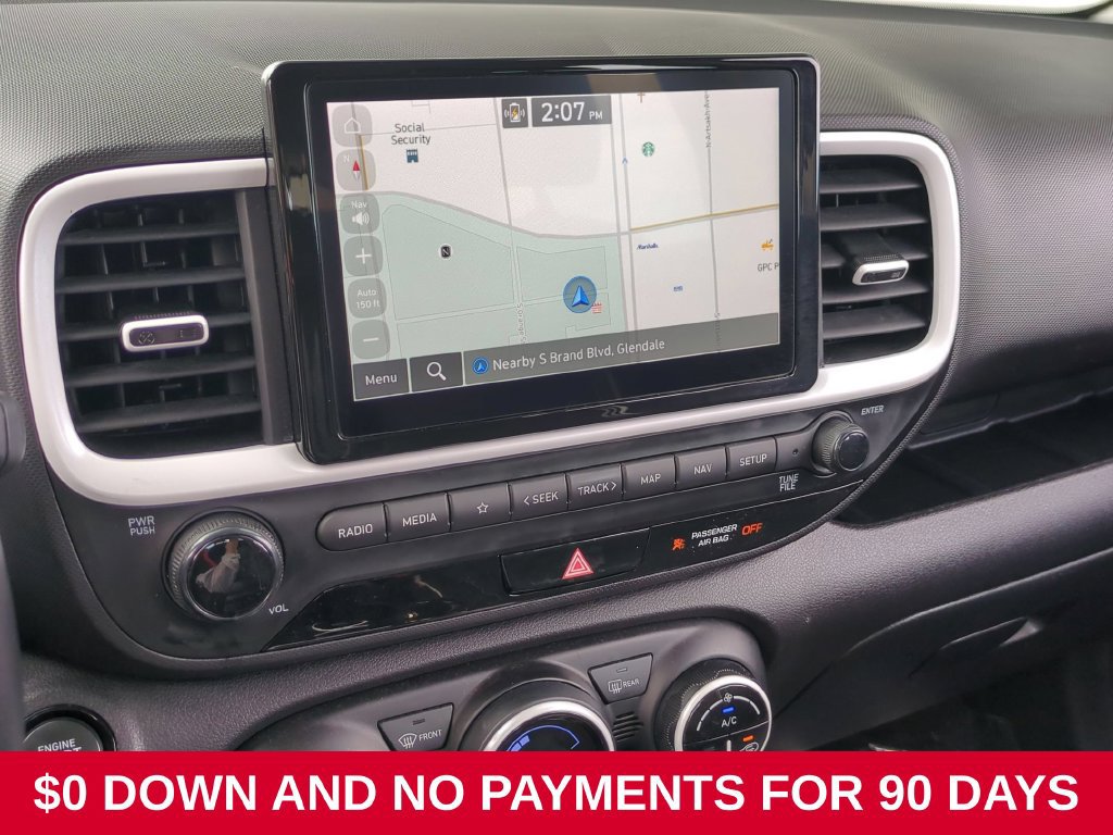 Used 2025 Hyundai Venue Limited FWD image 17