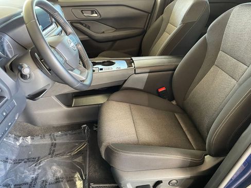 Used 2025 Nissan Rogue SV image 29