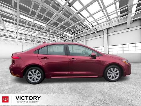Used 2024 Toyota Corolla LE FWD image 2
