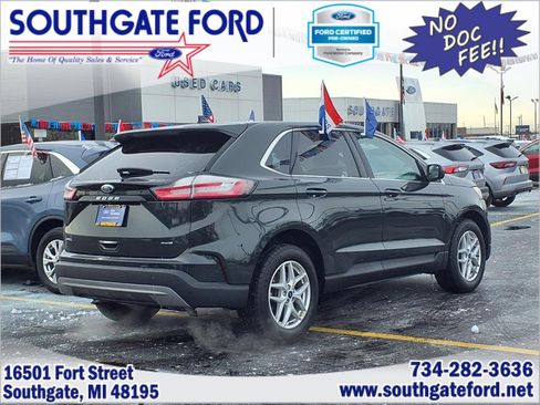Certified 2022 Ford Edge SEL w/ Convenience Package image 2
