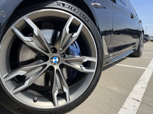 Used 2020 BMW M550i xDrive w/ Dynamic Handling Package image 15