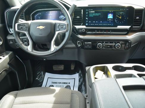 Used 2024 Chevrolet Silverado 2500 LT image 3