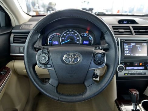 Used 2014 Toyota Camry XLE FWD image 18