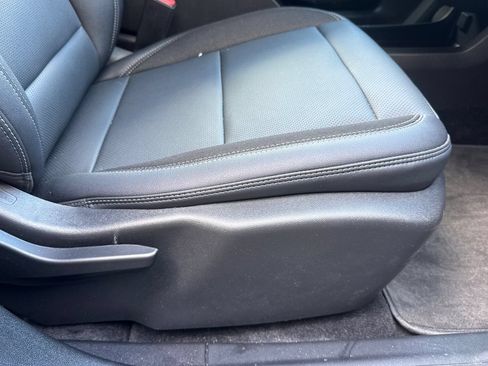 Used 2026 Chevrolet Equinox EV LT FWD image 24