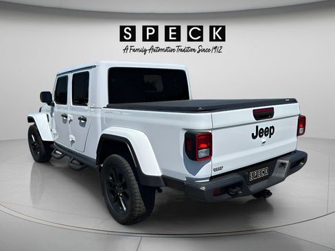 Used 2024 Jeep Gladiator Sport AWD/4WD image 3