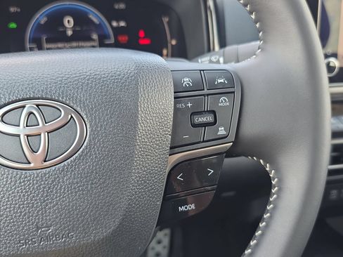 Used 2026 Toyota Camry SE w/ Convenience Package FWD image 15