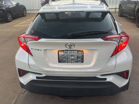 Used 2021 Toyota C-HR XLE image 7
