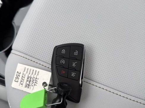 New 2026 Chevrolet Suburban Premier image 34