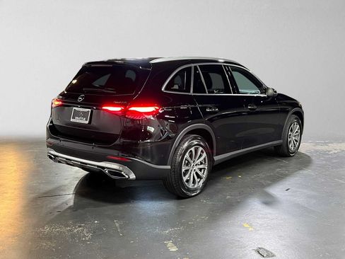 Used 2026 Mercedes-Benz GLC 300 4MATIC image 3