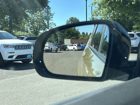 New 2026 Jeep Cherokee Laredo AWD/4WD image 30