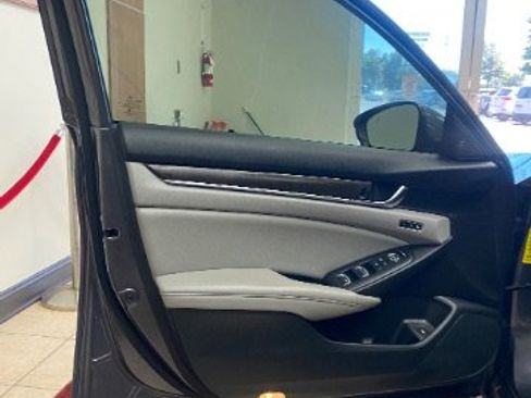 Used 2020 Honda Accord Touring image 15