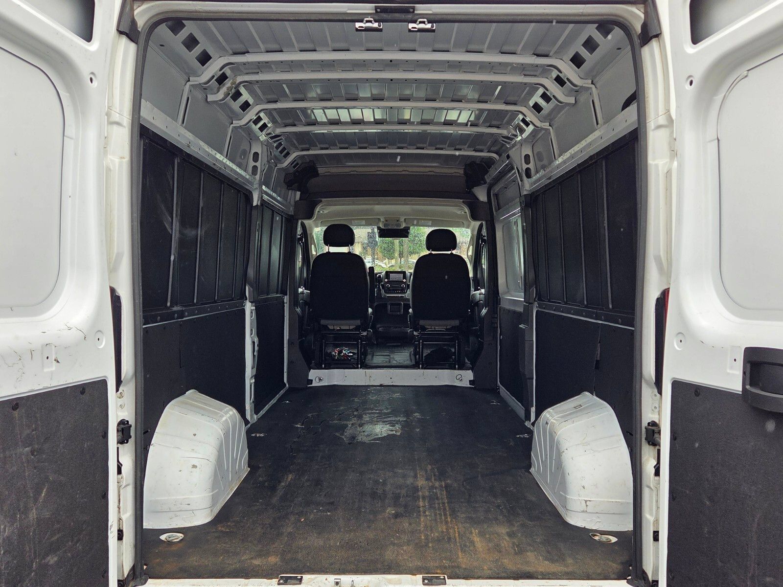 Used 2023 RAM ProMaster 2500 FWD image 9