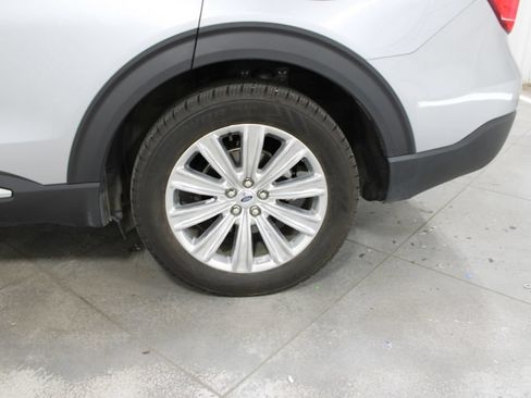 Used 2023 Ford Explorer Limited w/ Limited Technology Package RWD image 41