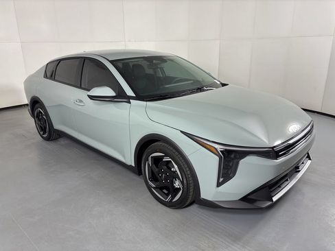 New 2026 Kia K4 EX FWD image 2