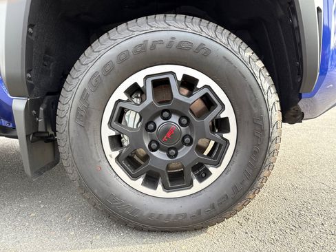 New 2025 Toyota Tacoma TRD Off-Road image 7