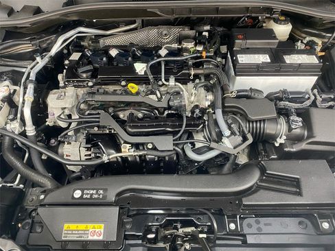 Used 2024 Toyota Corolla Cross XLE image 18