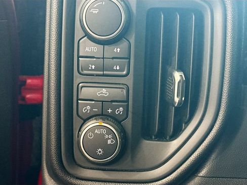 Used 2019 Chevrolet Silverado 1500 Custom Trail Boss AWD/4WD image 11