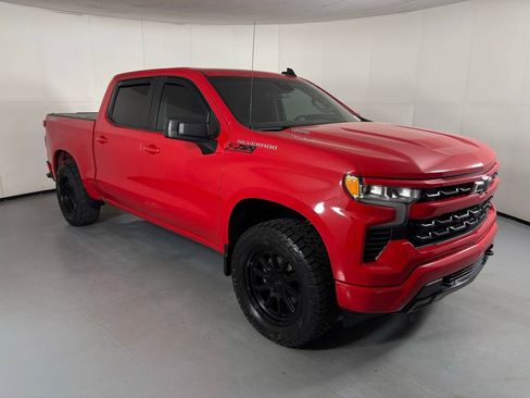 Used 2023 Chevrolet Silverado 1500 RST AWD/4WD image 2