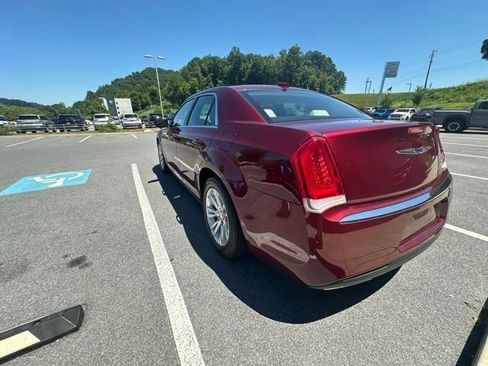 Used 2020 Chrysler 300 Touring L w/ Quick Order Package 2EF RWD image 15