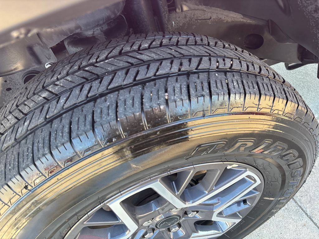 Used 2025 Jeep Wrangler Unlimited Sahara AWD/4WD image 26