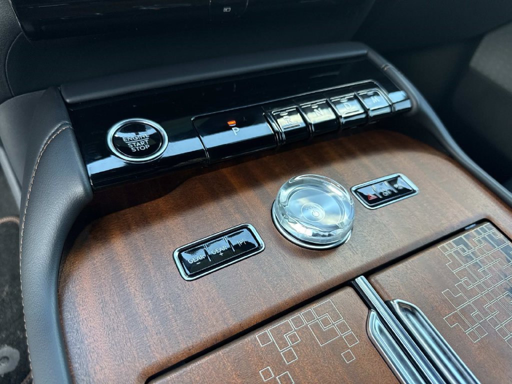 New 2027 Lincoln Navigator Black Label AWD/4WD image 30