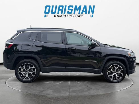 Used 2025 Jeep Compass Limited AWD/4WD image 7