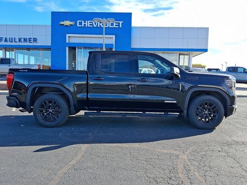 Used 2022 GMC Sierra 1500 Elevation w/ LPO, Elevation Black Package image 7