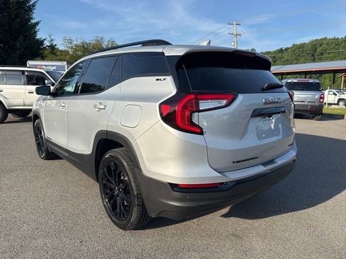 Used 2022 GMC Terrain SLT w/ Elevation Edition AWD/4WD image 4